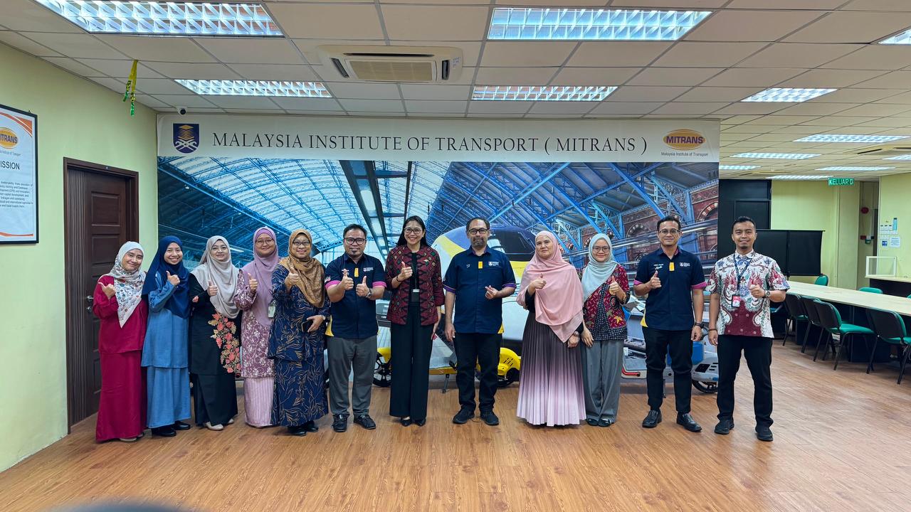 perkuat-kerja-sama-pengembangan-sdm-transportasi-atase-perhubungan-bertemu-dengan-mitrans-uitm