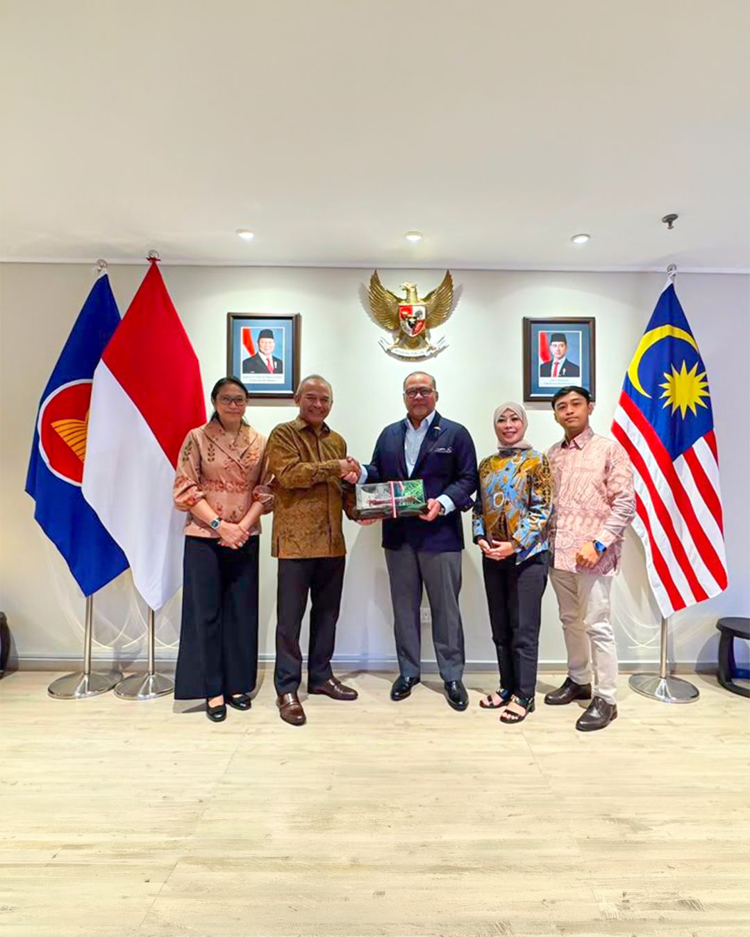 kbri-kuala-lumpur-dan-humpuss-group-bahas-pengembangan-kolaborasi-serta-layanan-perkapalan-dan-kepelautan-di-malaysia